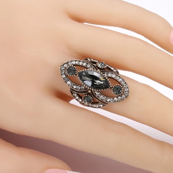 💍 BOHO Stunning Geometric Antique Crystal Ring - Picture 4 of 5